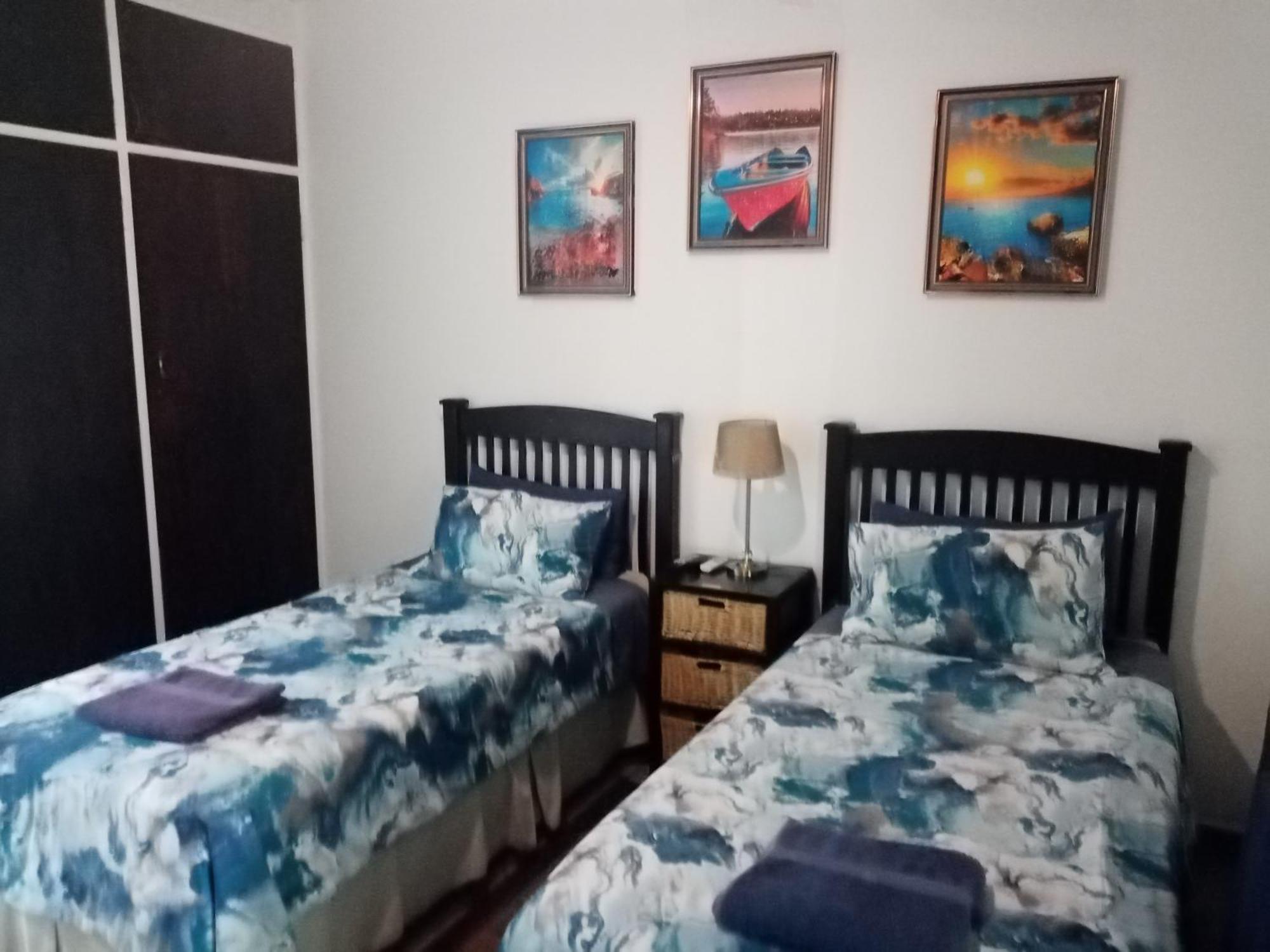 De La Rose Guesthouse Lephalale エクステリア 写真