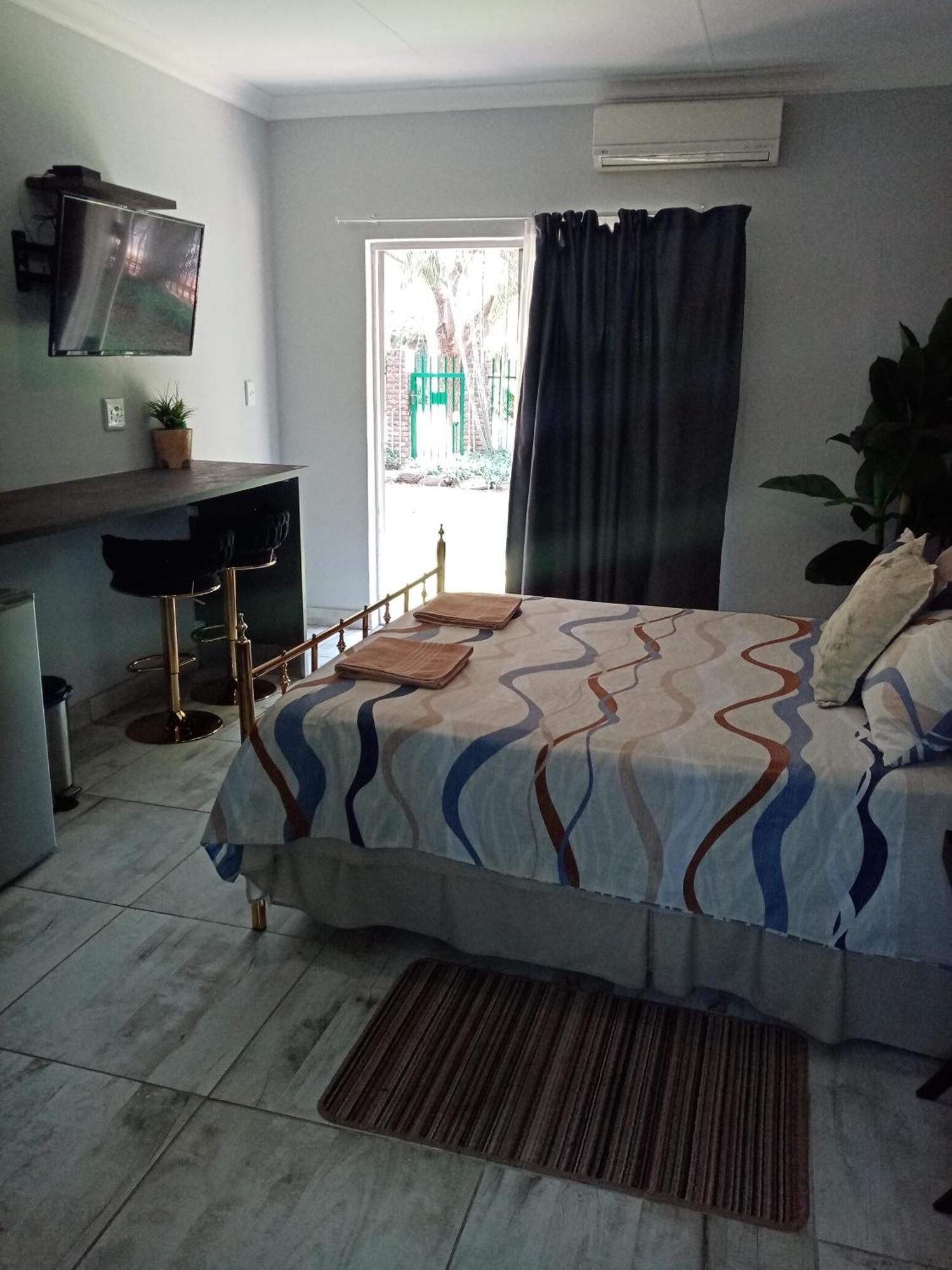 De La Rose Guesthouse Lephalale エクステリア 写真