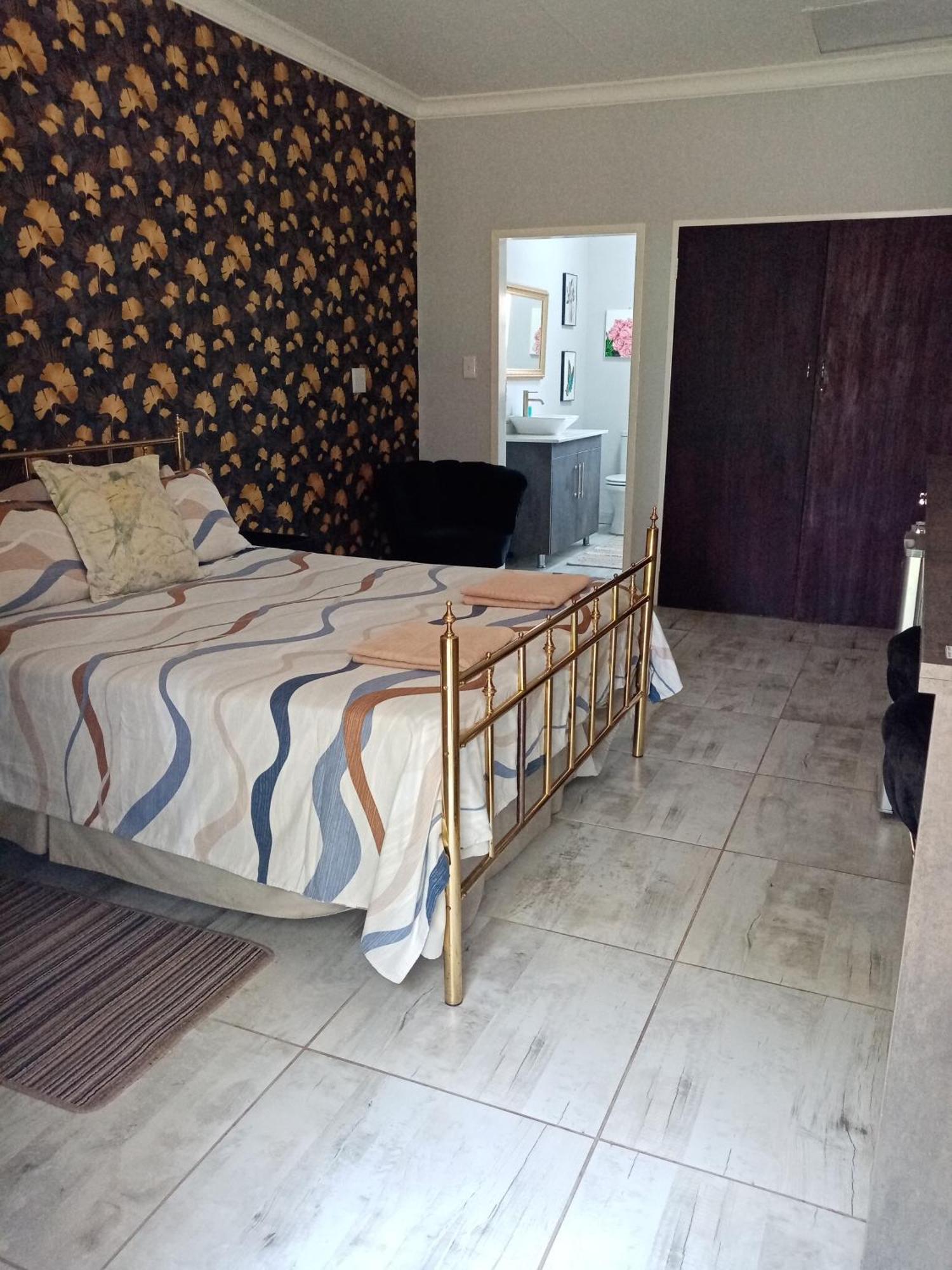 De La Rose Guesthouse Lephalale エクステリア 写真